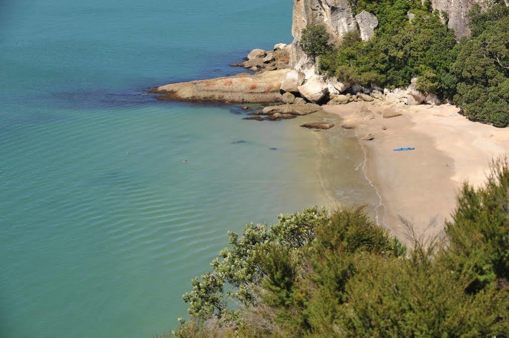 970 Lonely Bay Lodge Cooks Beach Екстер'єр фото