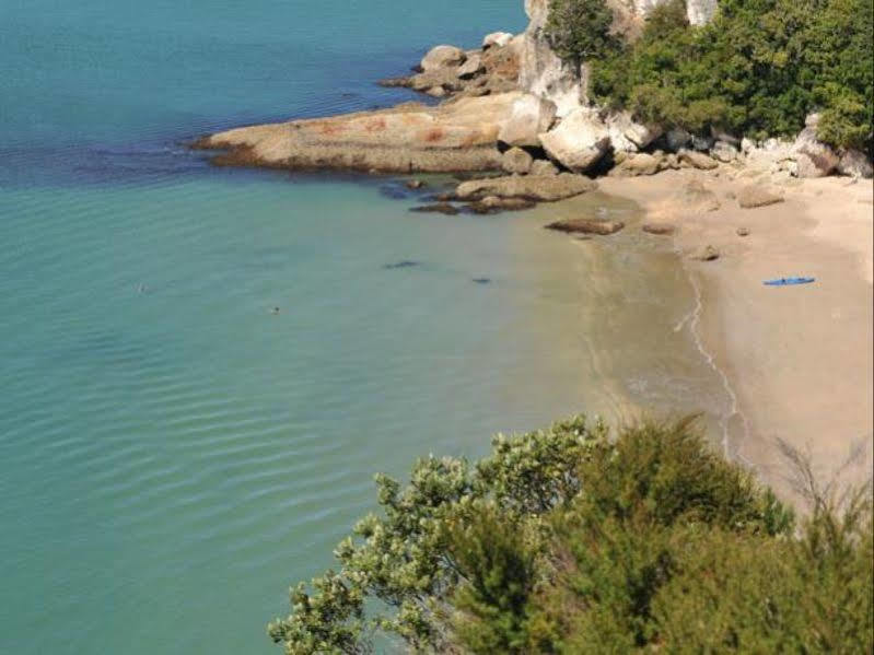 970 Lonely Bay Lodge Cooks Beach Екстер'єр фото
